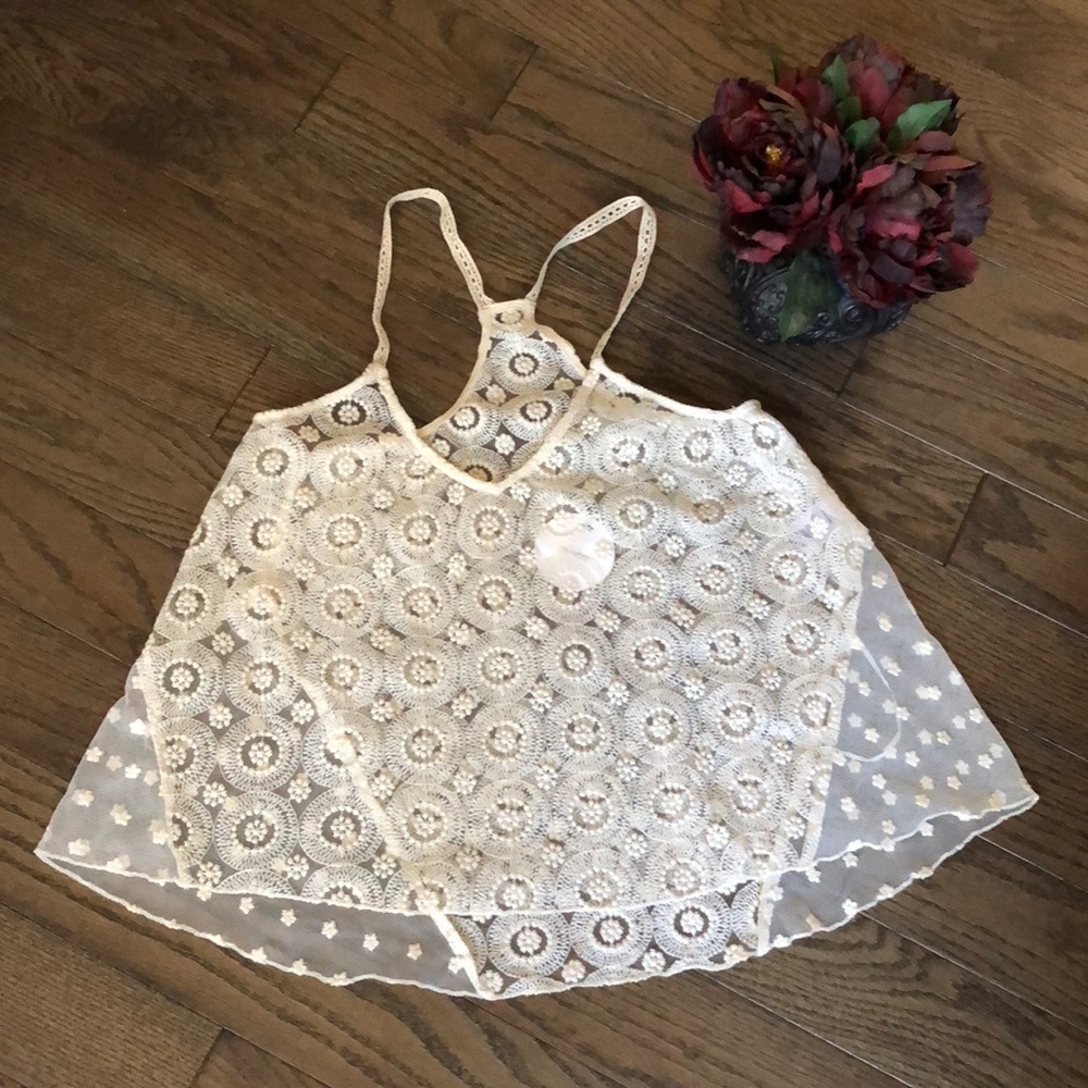 ☘️☘️ Cream lace tank top